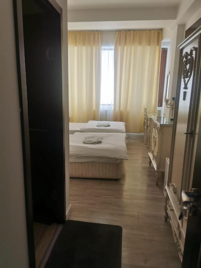 Hotel Nevis Fundeni Bucarest Esterno foto