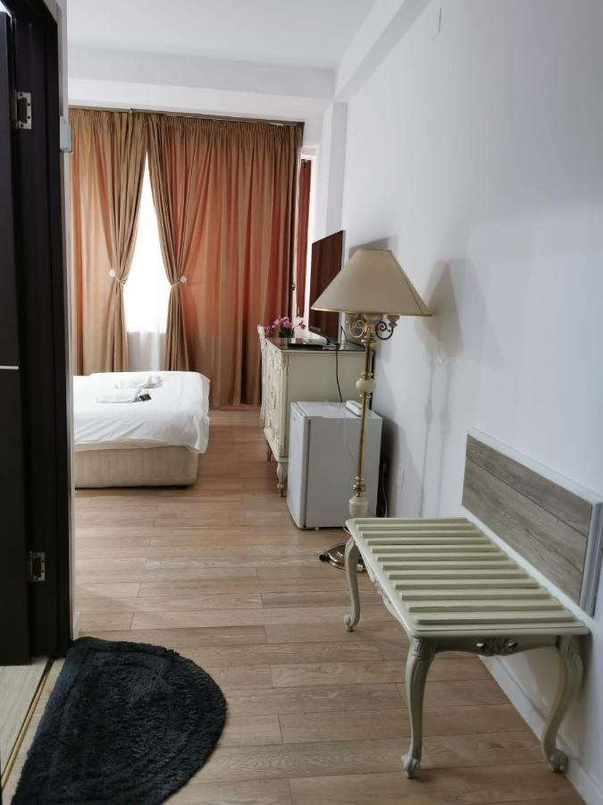 Hotel Nevis Fundeni Bucarest Esterno foto