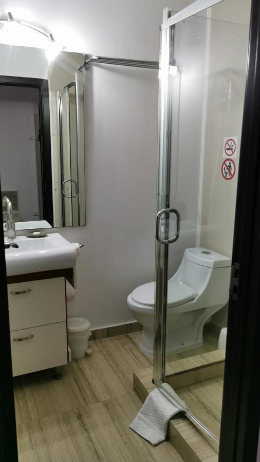 Hotel Nevis Fundeni Bucarest Esterno foto