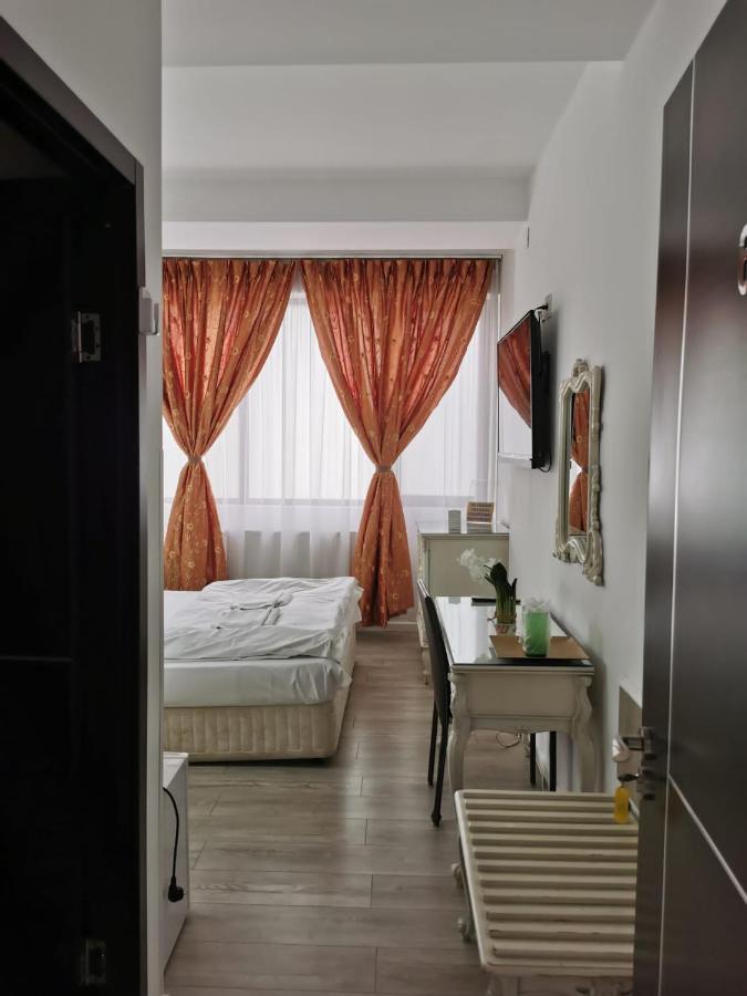 Hotel Nevis Fundeni Bucarest Esterno foto