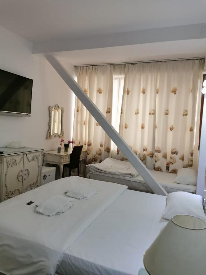 Hotel Nevis Fundeni Bucarest Esterno foto